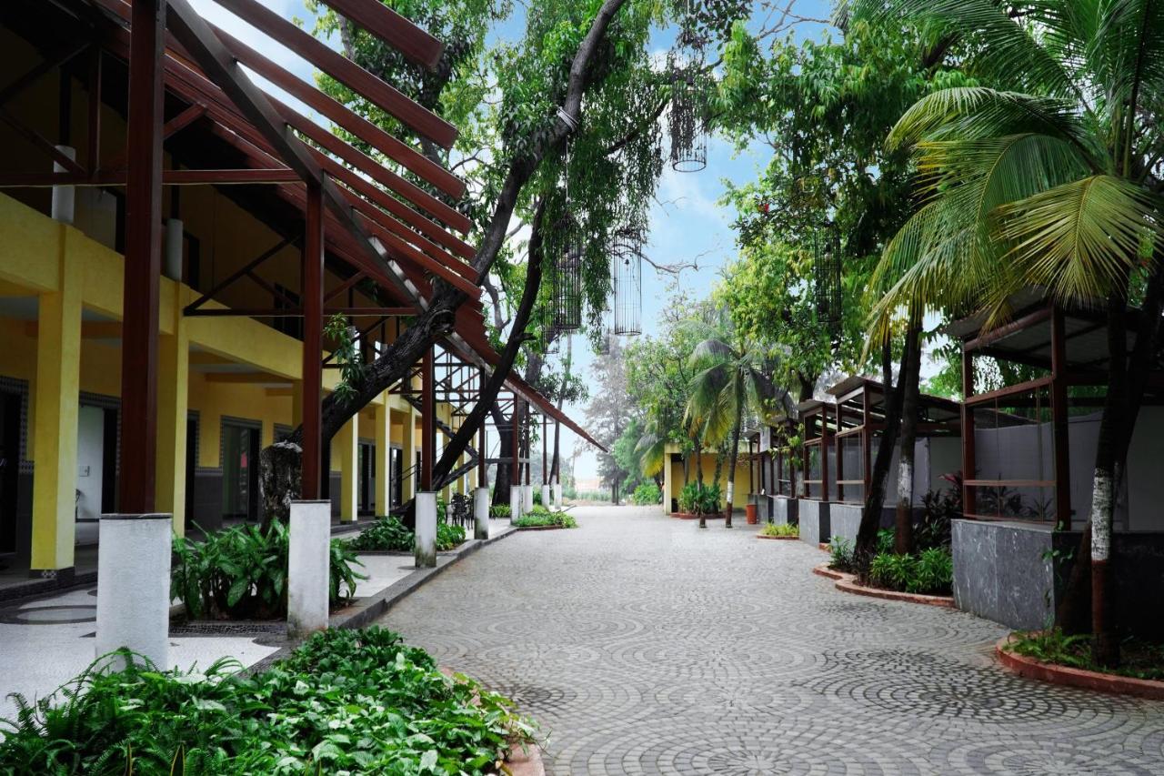 Shanti Resorts Valsad Exterior photo