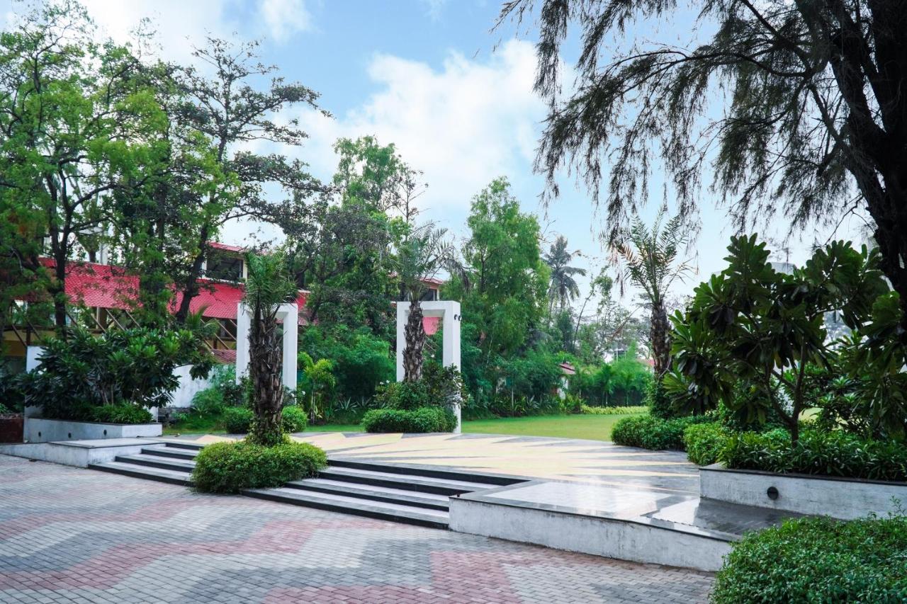 Shanti Resorts Valsad Exterior photo